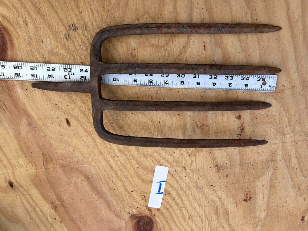 Fork Rake Head 4 Thines Rusty Rustic no handle Original Vintage Primitive Metal