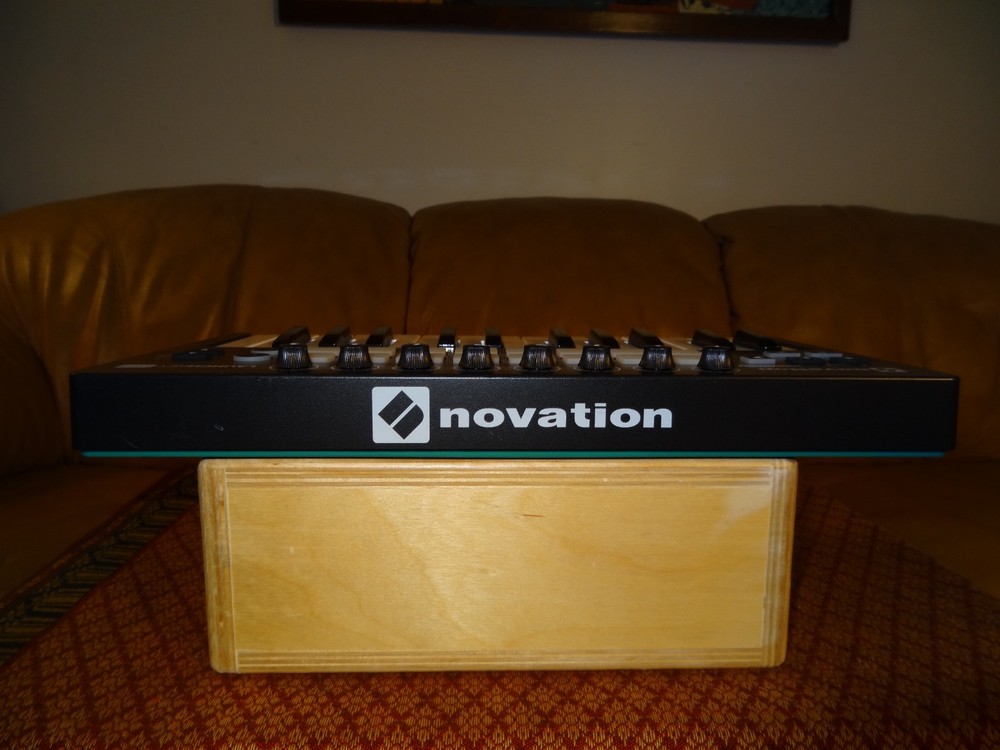 Novation Launchkey Mini MK2 Keyboard Controller w/ Power Adaptor