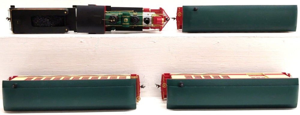 Bachmann 25006 On30 North Pole Express Passenger Train Set LN/Box