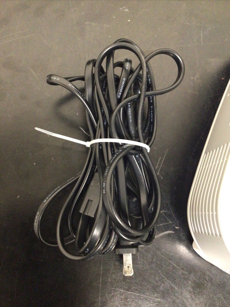 NEC Model VT470 Desktop Projector With Cords