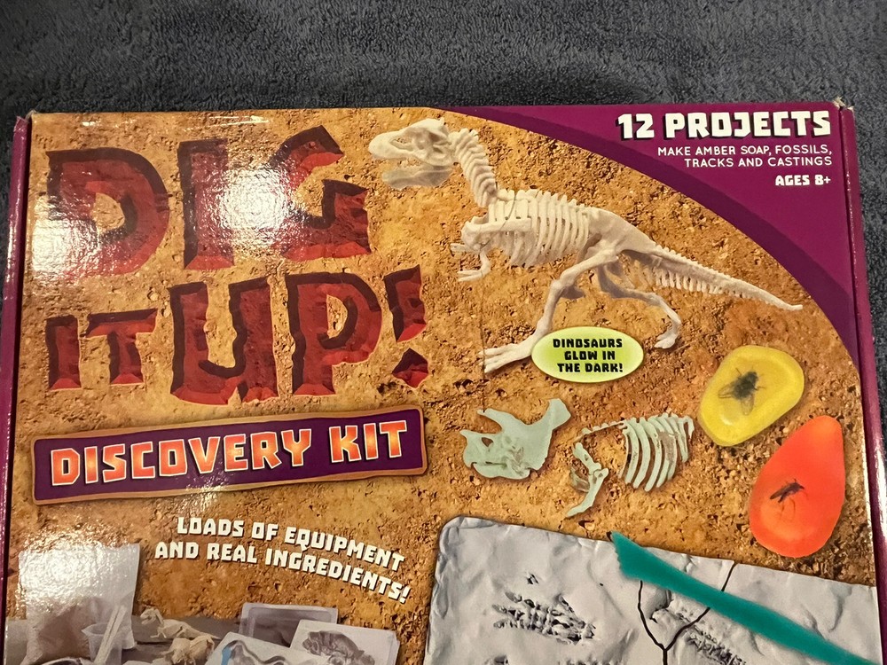 Dig It Up! Discovery Kit By MindWare - 12 Projects NEW