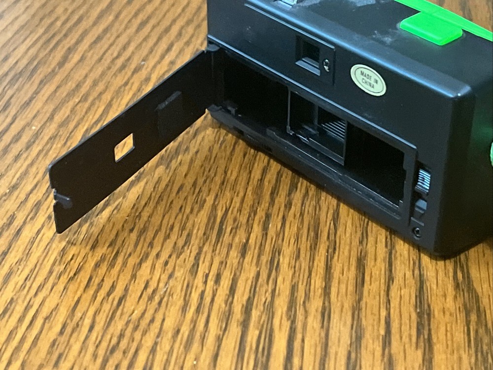 1992 Del Monte Corp the Chipmunks edition camera