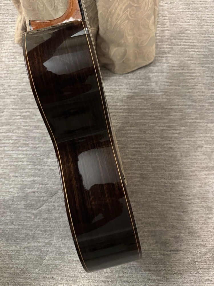 Classical Guitar, Easy To Play. Sounds Great.