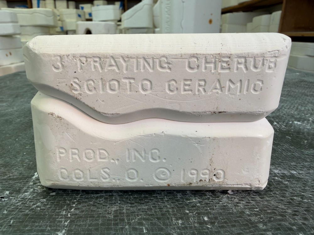 VINTAGE SCIOTO CERAMIC MOLD #S-1875 CHERUB PRAYING