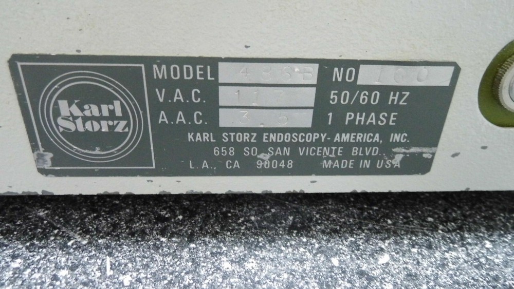 KARL STORZ ENDOSCOPY-AMERICA 486-B TWIN COLD LIGHT SOURCE ILLUMINATOR
