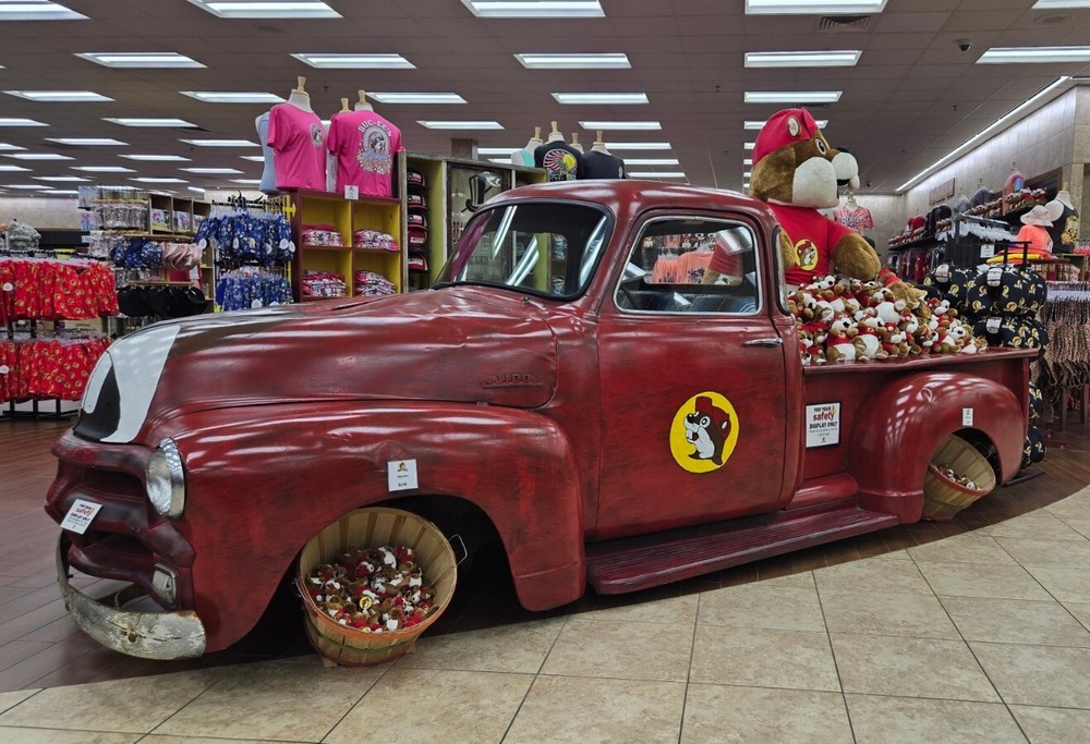 4x New Buc-ee’s Red Bic lighter Bucees