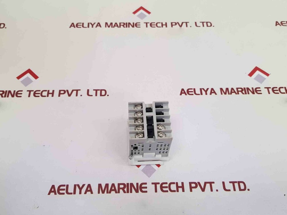 Omron e5csl-qtc temperature controller