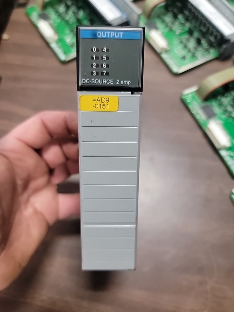 Allen Bradley 1746-OBP8 SLC500 Output Module Ser B 1746-0BP8