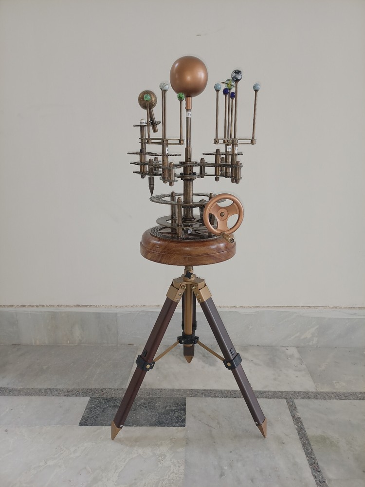 Solar System Celestial Model Fully Functional Antique Look Orrery Saturn Tripod