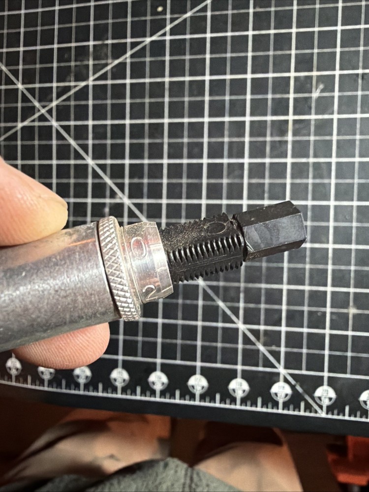 Lee Powder Dispenser used