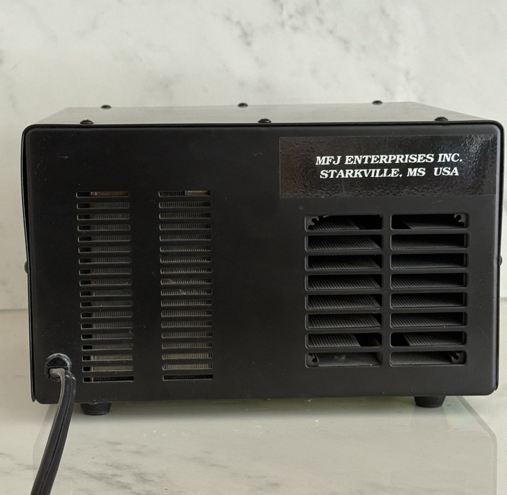 MFJ Model MFJ-4035MV Adjustable Regulated DC Power Supply