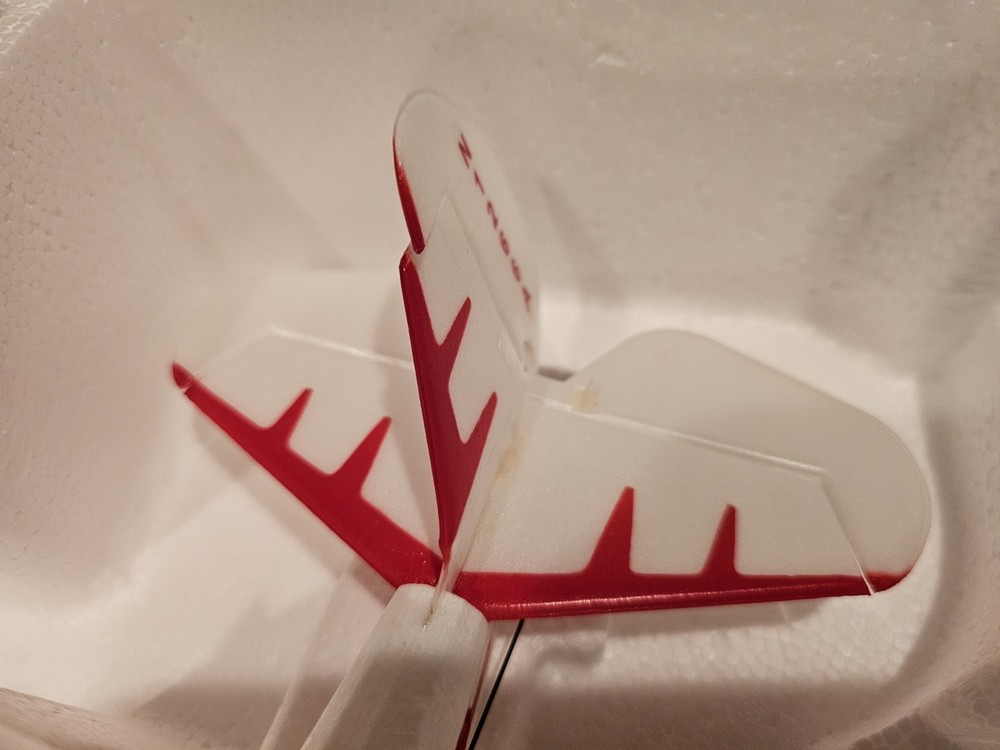 Horizon Hobby E-Flite. UMX Spacewalker. Micro Flying Foam Airplane.