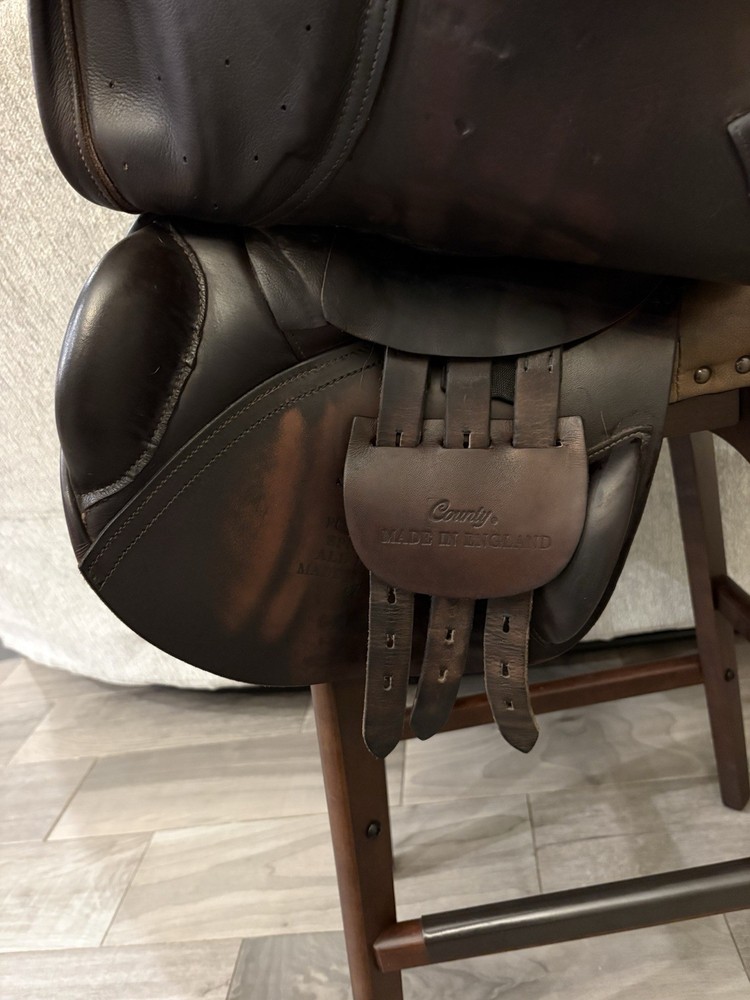 County Solution 17” Medium Tree Saddle