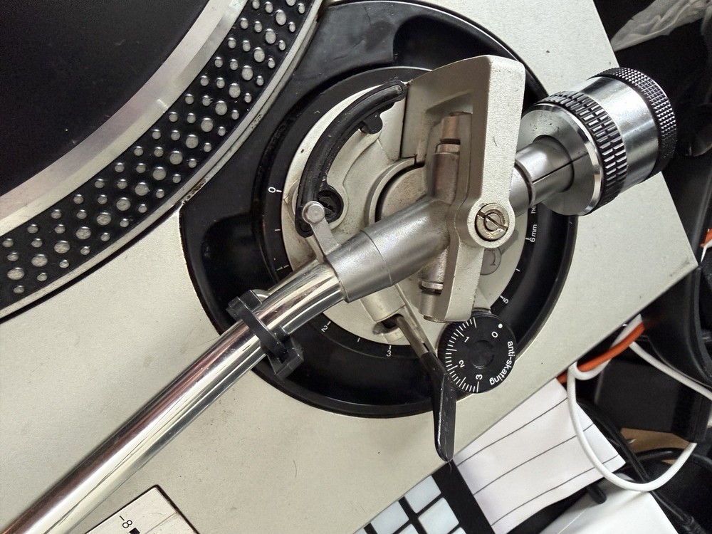 Technics 1200 MK2 Turntable Functional