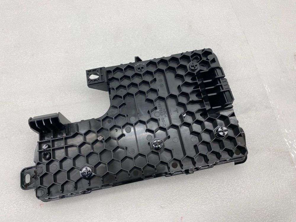 ⭕20-24 Tesla Model Y Right Low Voltage Controller Electronic Module 1497846-00-F