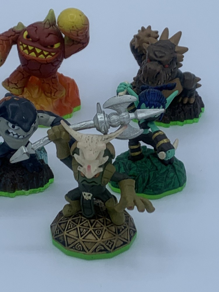 Lot of 6 Skylanders Characters