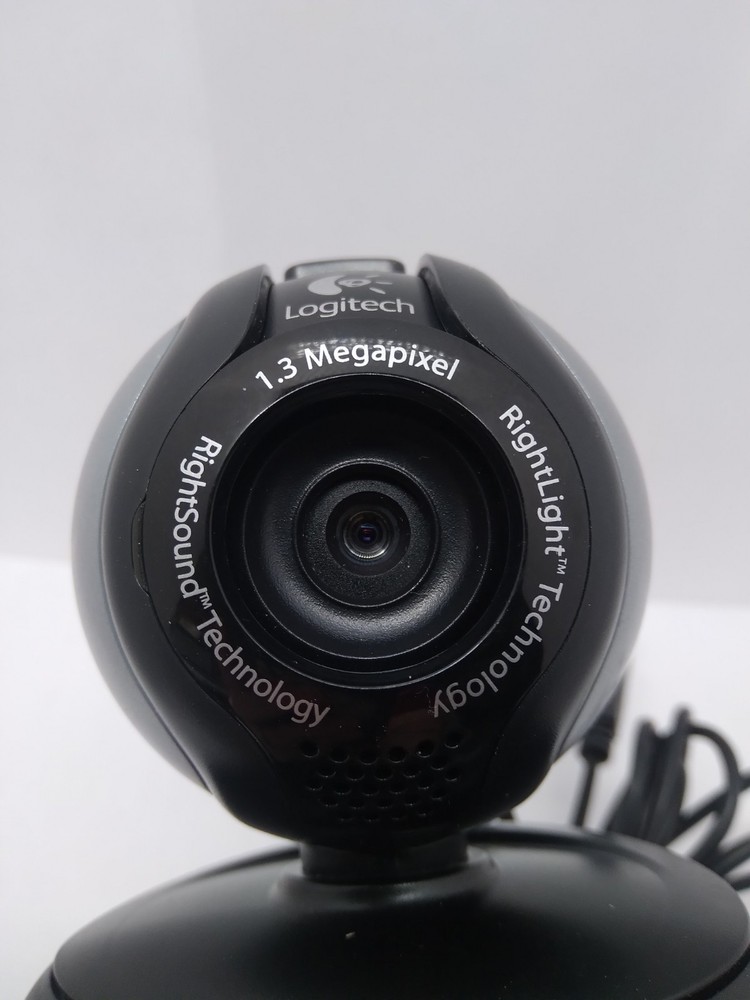 Logitech 1.3 Megapixel Webcam "Plug-and-play" Setup