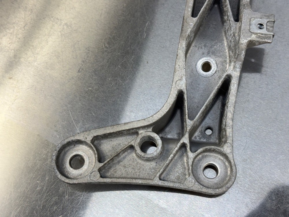 06-13 BMW E90 E82 E92 335i Automatic Transmission Mount Bracket Support OEM