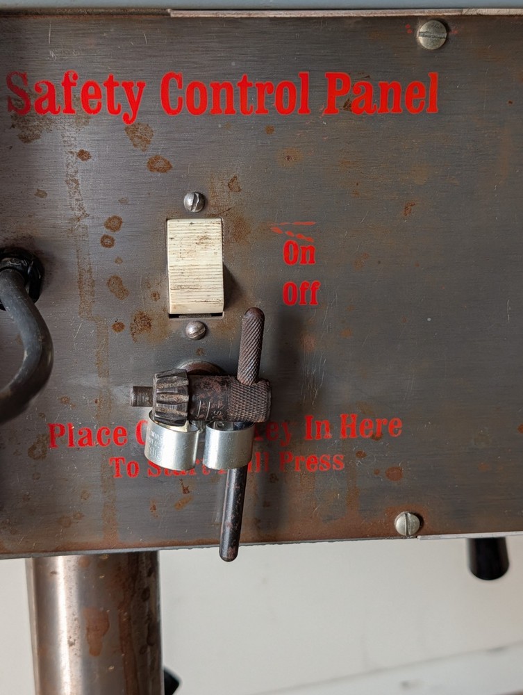 DAYTON 14" DRILL PRESS, Model 3Z305, work shop bench top