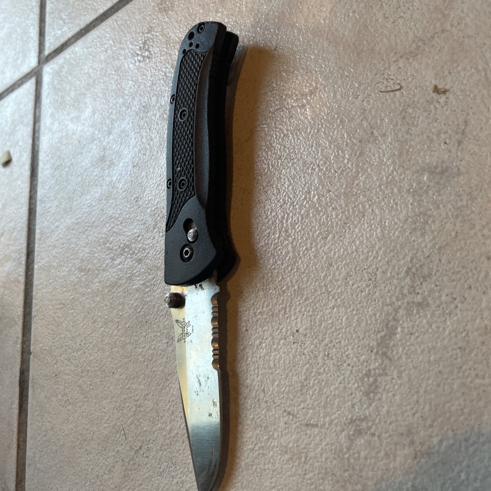 Benchmade Pocket Knife - Broken Clip