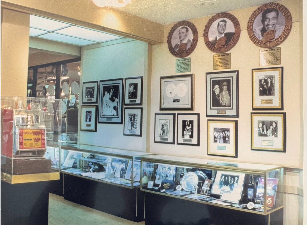 Hyatt Regency 5 Casino Chips Complete Set $5