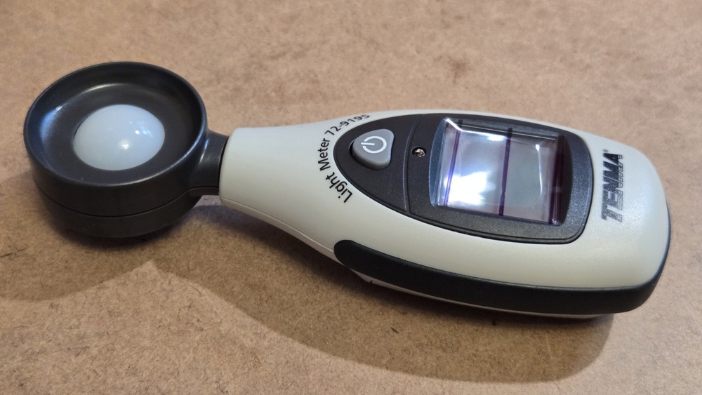 TENMA 72-9195 Auto Ranging Light Meter