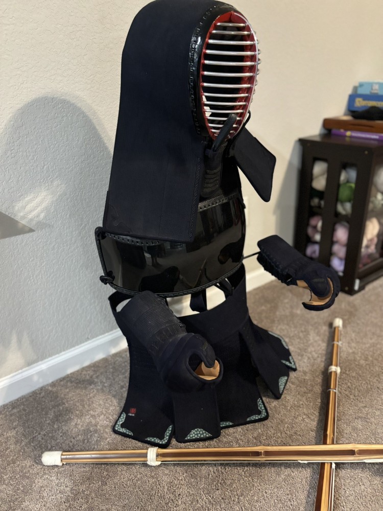 Full Set Kendo Armor with Stand - Size Large
