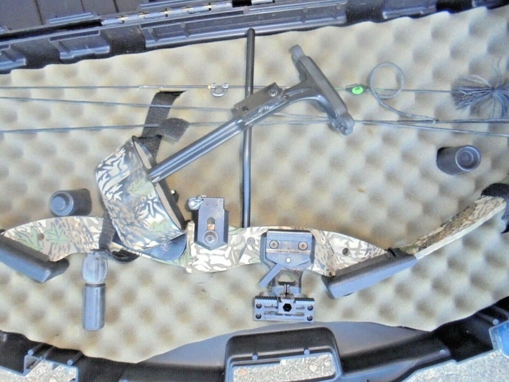 PSE NOVA COMPOUND BOW WITH CASE