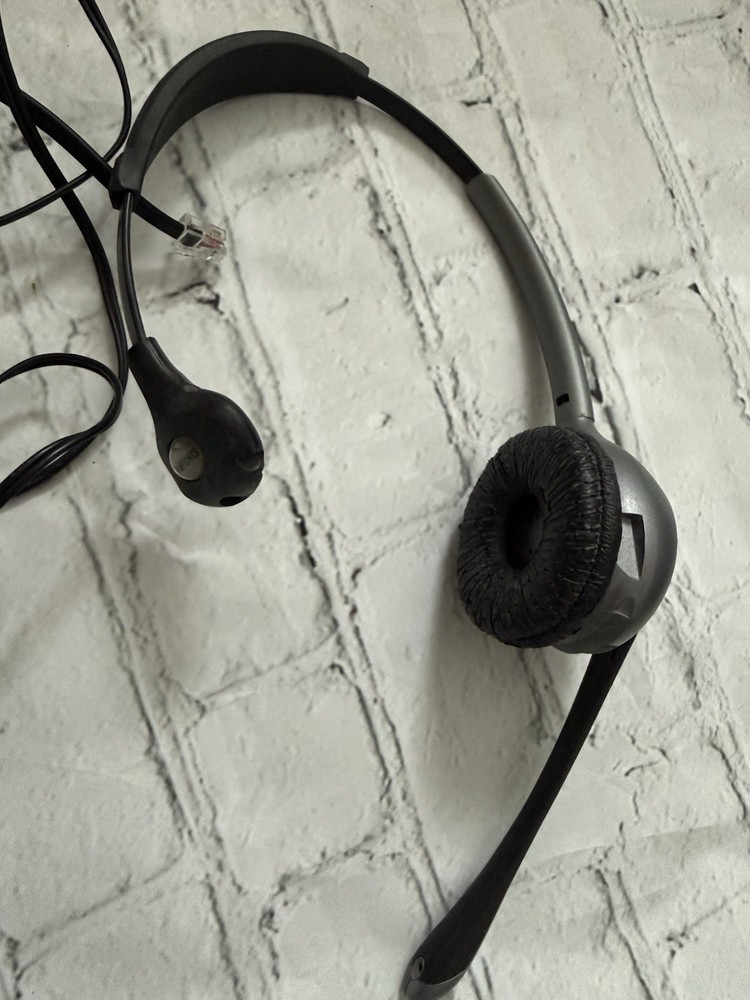 Plantronics CS351N Wireless Office Phone Headset Base System Powers On