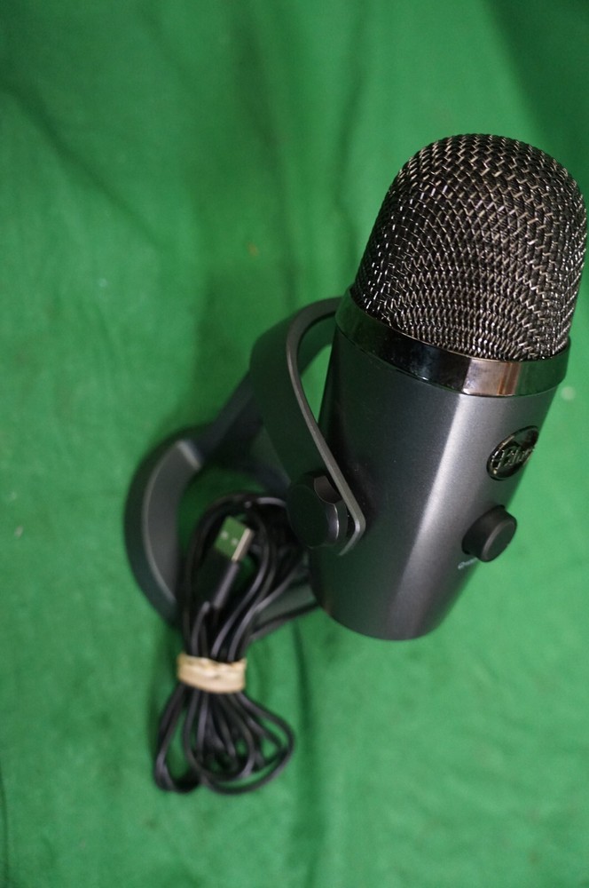 Blue Mic CES-3 Microphone USB W/Stand