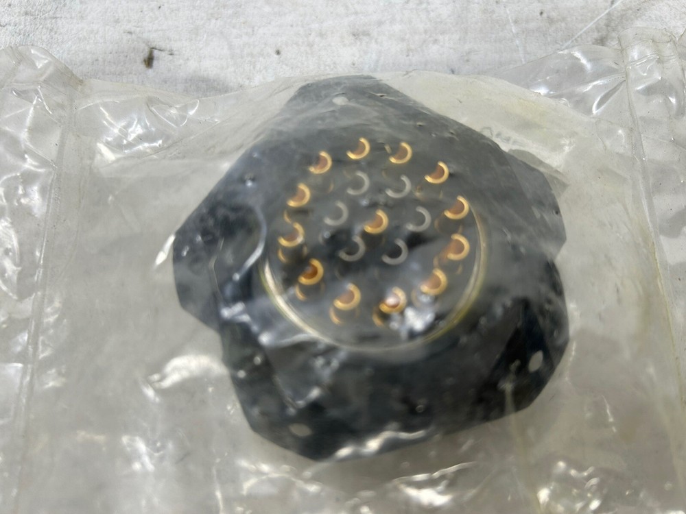 Amphenol Socapex Circular Connector, 19 Contacts, Panel Mount, Socket, Male