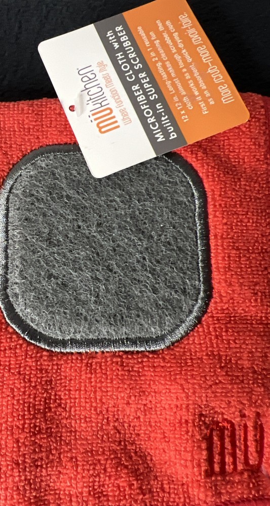 MU Kitchen Microfiber Cloth With Super Scrubber - Set Of (2) Crimson