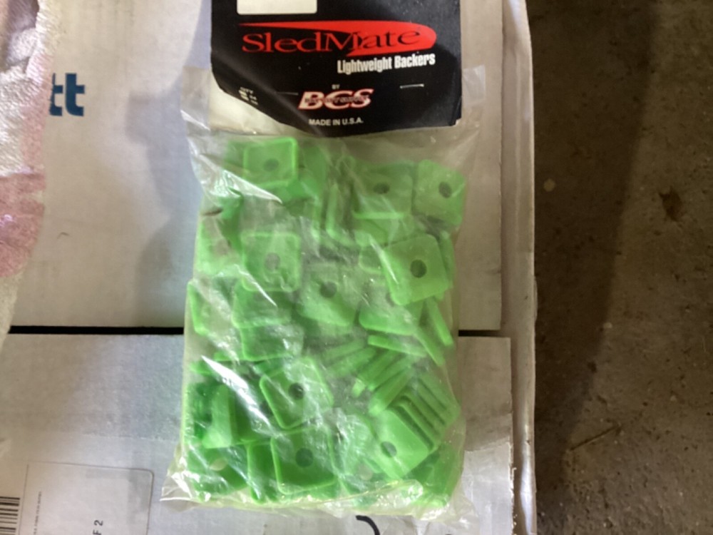 Sled Mate lightweight Stud Backers green square   96 pieces