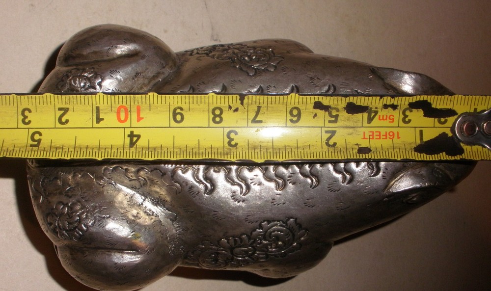 Large vintage South Eastern silver frog box