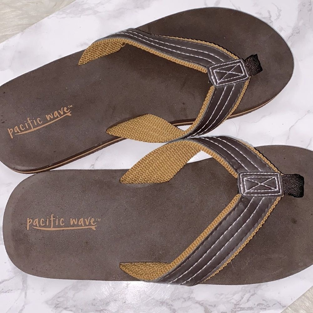 Pacific Wave mens flip flops size 10/11