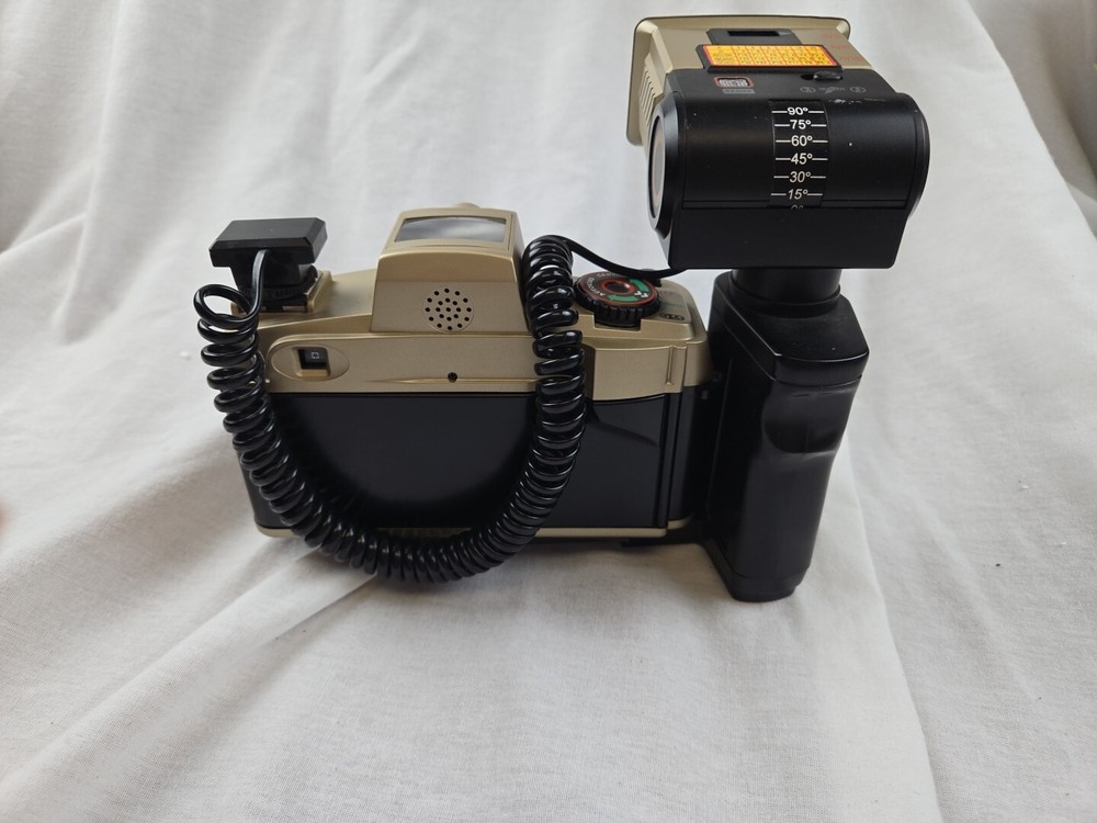 Mitsuba TC-8000D Camera with Case and Flash