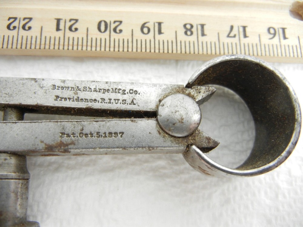 BROWN & SHARPE Outside and inside calipers.