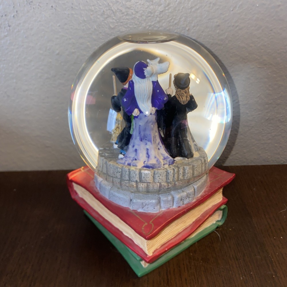 Harry Potter Snow Globe - 2000 Warner Brothers