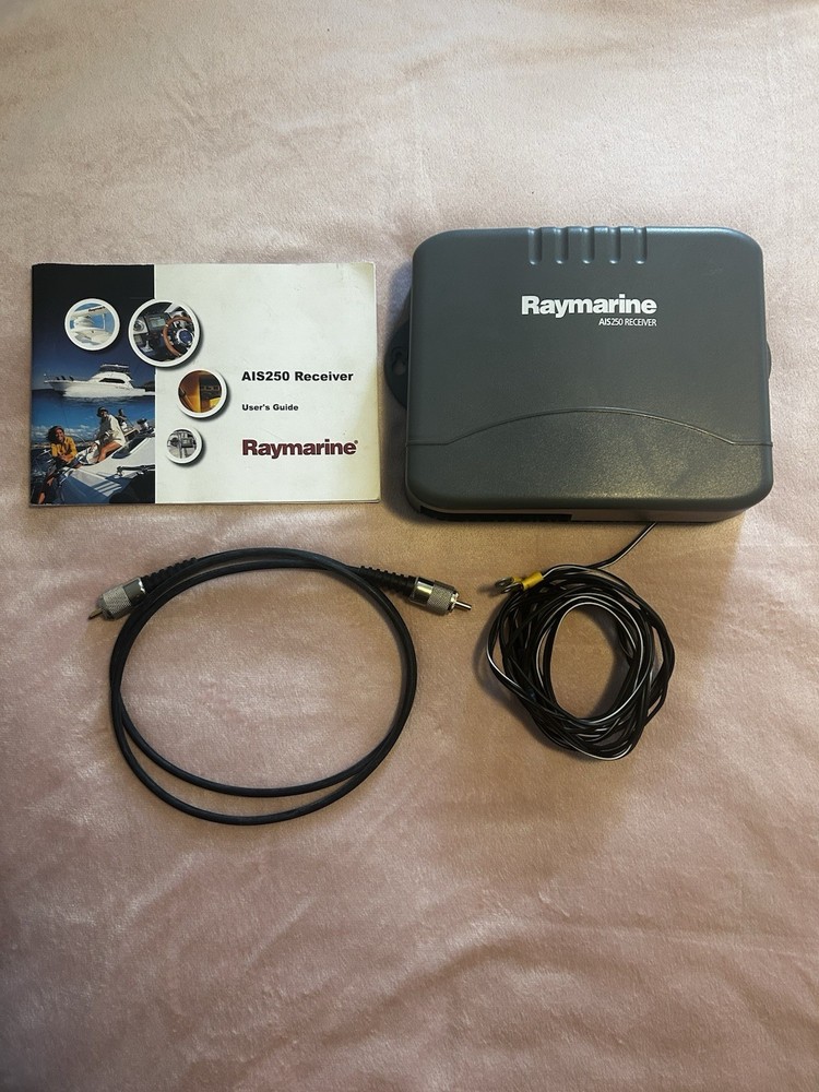 raymarine AIS-250 E03015