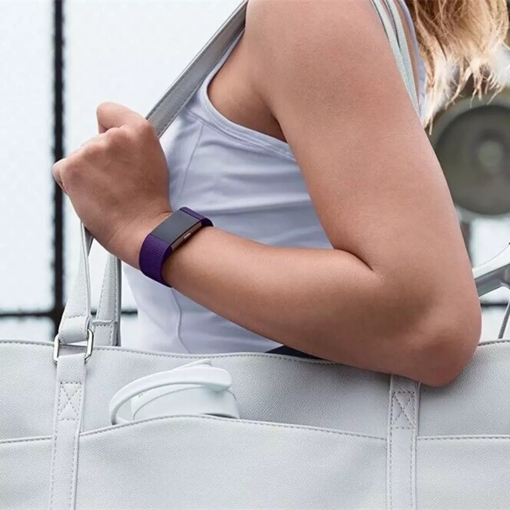 Fitbit Charge 2 Tracker | Yoga & Running Motion Detection + L Wristbands -box