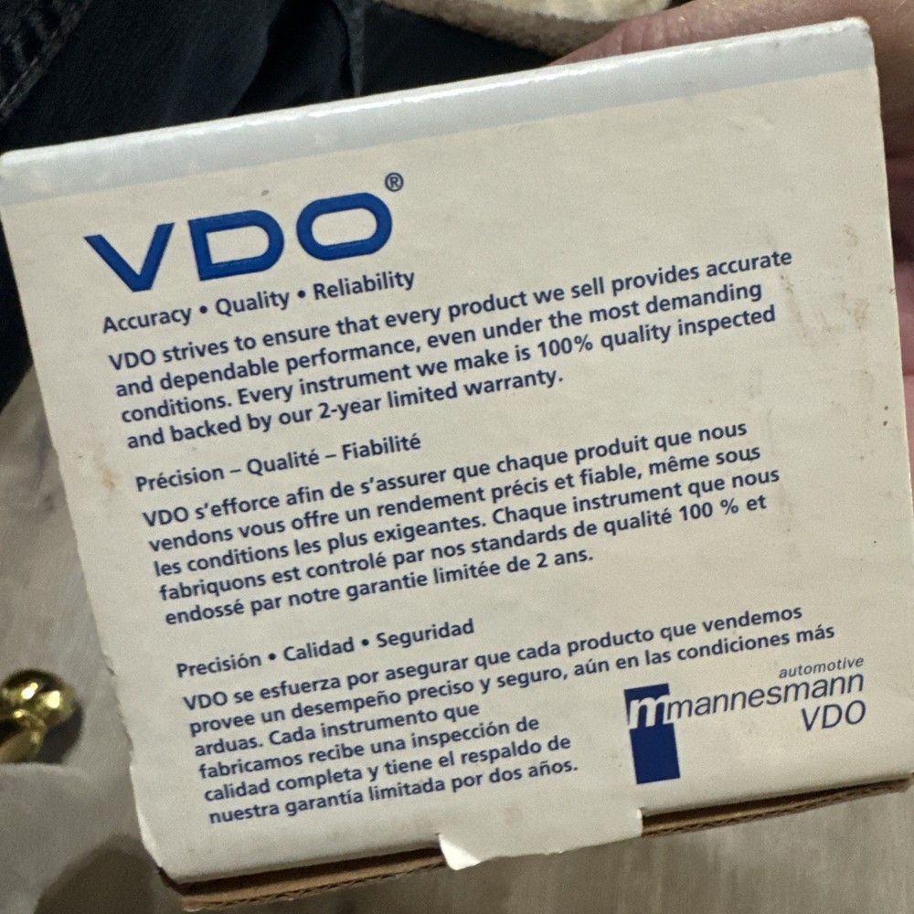 VDO Vision Black 12v Voltmeter #332-103