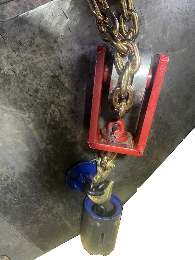 AUTO BODY FRAME MACHINE, FLOOR POTS DOWN PULLER. HEAVY DUTY