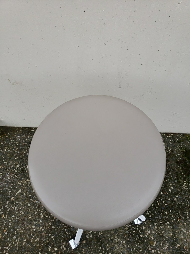 Mckesson 81 Doctor Assistant Stool Good Condition