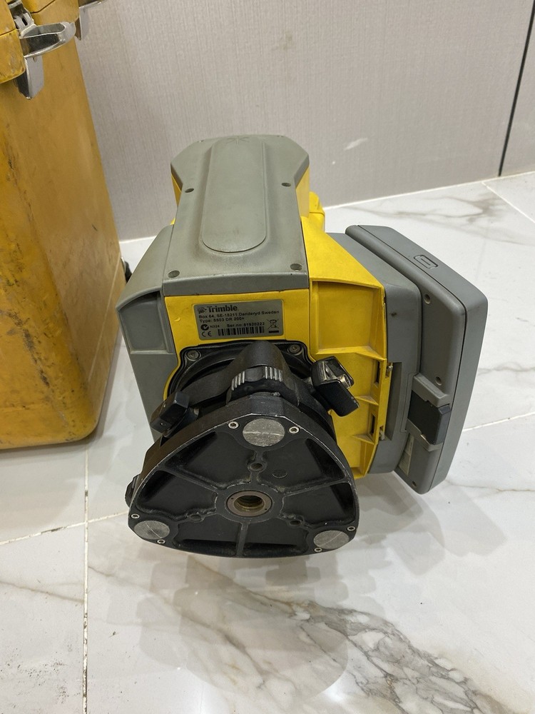 Trimble 5503 DR200+ Total Station With Trimble CU Controller