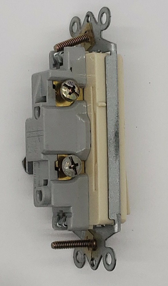 (10) Pack DS15-I Decorative Decora Single Pole Rocket Switch Ivory 120 Volt..