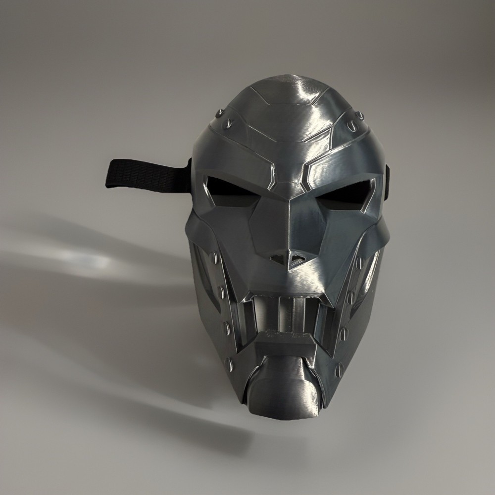 Fortnite Dr Doom Mask-Chrome Silver