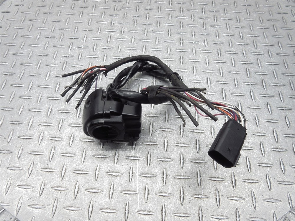 2008 08 Harley FLHTCUI Electra Glide Ultra Classic Right Handlebar Switch NOTES