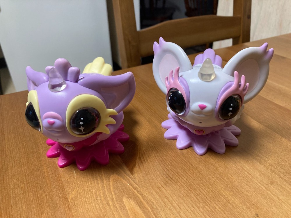 Pixie Belles Layla & Esme - Interactive Electronic Pet by WowWee Spins Magnetic