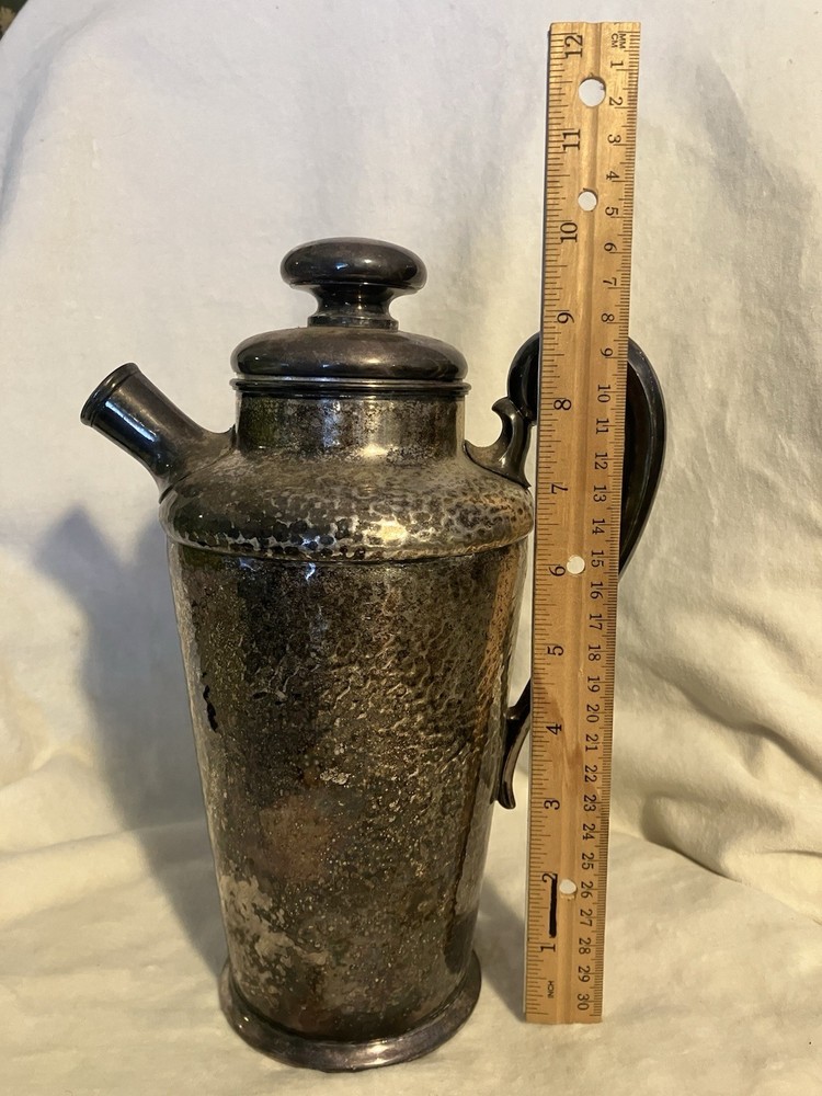 Meriden Hammered Texture Silver Plate Cocktail Shaker 48oz Pitcher Vintage 313