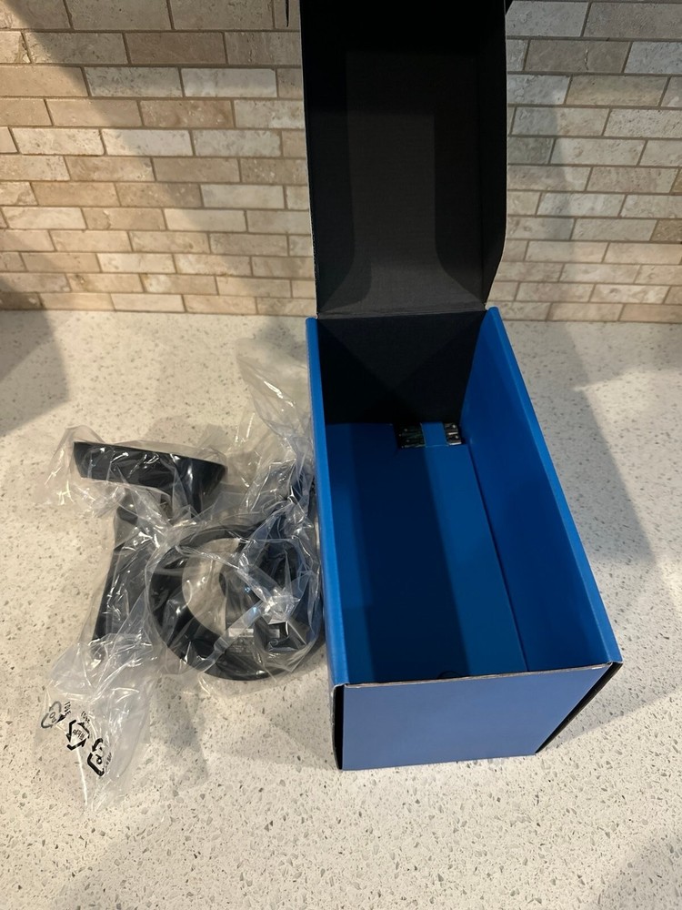Acer Windows Mixed Reality Headset & Controllers Ah101 new open box